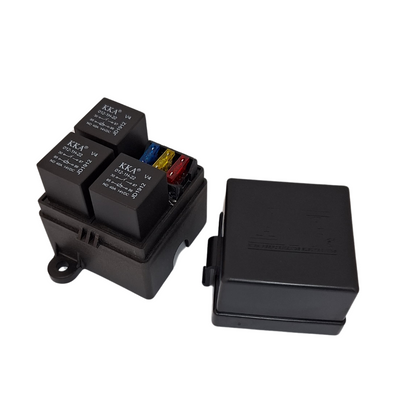 CAJA DE 3 RELAYS Y FUSIBLES